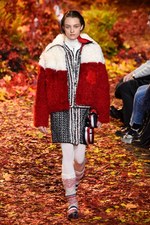 モンクレール ガム・ルージュ 2017年秋冬コレクション - 知的に楽しむ秋のトレッキング｜写真51