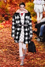 モンクレール ガム・ルージュ 2017年秋冬コレクション - 知的に楽しむ秋のトレッキング｜写真55