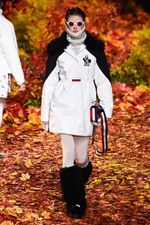 モンクレール ガム・ルージュ 2017年秋冬コレクション - 知的に楽しむ秋のトレッキング｜写真60