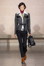 ルイ・ヴィトン 2017-18年秋冬コレクション - ルーブル美術館内で文化の融合を詩的に表現｜写真13