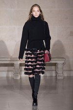 ルイ・ヴィトン 2017-18年秋冬コレクション - ルーブル美術館内で文化の融合を詩的に表現｜写真44