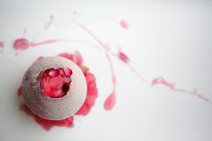 新宿ニュウマンのデザートバー「ジャニス・ウォン」春のデザートコース - アイスケーキに桜を添えて｜写真7