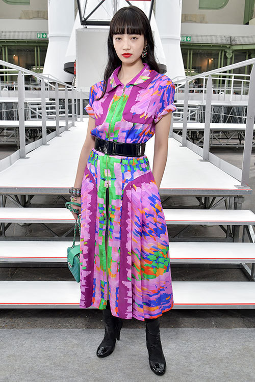 小松菜奈 中条あやみ シャネルを着用 17年秋冬ショーでのファッションスタイルを紹介 ファッションプレス