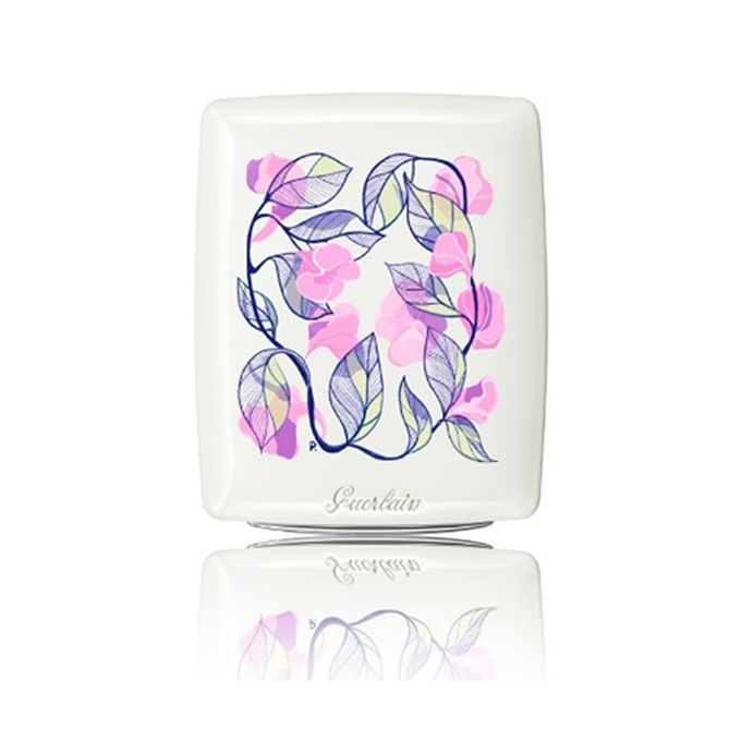 ゲランのファンデーション「ペルル ブラン」に‟花”モチーフの