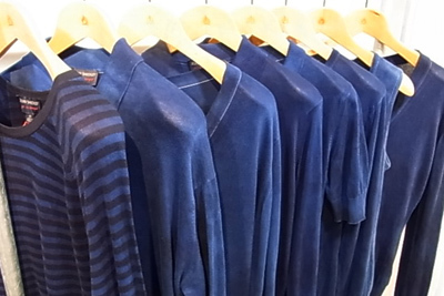 上質感溢れる美しい藍染めが印象的なm's braqueとJOHN SMEDLEYのコラボレーションニットが発売