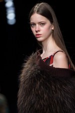 タエ アシダ 2017-18年秋冬コレクション - 輝く星々を多彩な素材に映して｜写真7