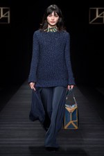 タエ アシダ 2017-18年秋冬コレクション - 輝く星々を多彩な素材に映して｜写真8