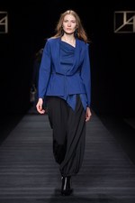 タエ アシダ 2017-18年秋冬コレクション - 輝く星々を多彩な素材に映して｜写真10