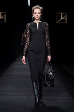 タエ アシダ 2017-18年秋冬コレクション - 輝く星々を多彩な素材に映して｜写真14