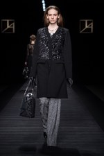 タエ アシダ 2017-18年秋冬コレクション - 輝く星々を多彩な素材に映して｜写真15