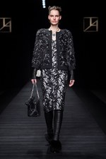 タエ アシダ 2017-18年秋冬コレクション - 輝く星々を多彩な素材に映して｜写真20