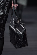 タエ アシダ 2017-18年秋冬コレクション - 輝く星々を多彩な素材に映して｜写真21