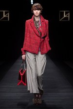 タエ アシダ 2017-18年秋冬コレクション - 輝く星々を多彩な素材に映して｜写真24