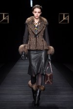 タエ アシダ 2017-18年秋冬コレクション - 輝く星々を多彩な素材に映して｜写真29