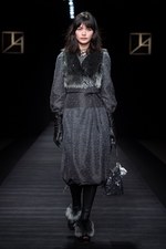 タエ アシダ 2017-18年秋冬コレクション - 輝く星々を多彩な素材に映して｜写真34