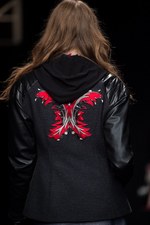 タエ アシダ 2017-18年秋冬コレクション - 輝く星々を多彩な素材に映して｜写真39