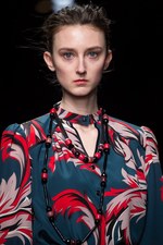 タエ アシダ 2017-18年秋冬コレクション - 輝く星々を多彩な素材に映して｜写真43