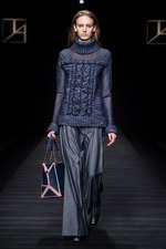 タエ アシダ 2017-18年秋冬コレクション - 輝く星々を多彩な素材に映して｜写真44