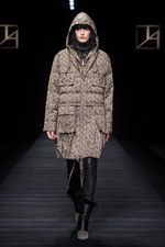 タエ アシダ 2017-18年秋冬コレクション - 輝く星々を多彩な素材に映して｜写真48