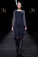 タエ アシダ 2017-18年秋冬コレクション - 輝く星々を多彩な素材に映して｜写真52