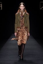 タエ アシダ 2017-18年秋冬コレクション - 輝く星々を多彩な素材に映して｜写真55