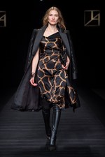 タエ アシダ 2017-18年秋冬コレクション - 輝く星々を多彩な素材に映して｜写真58