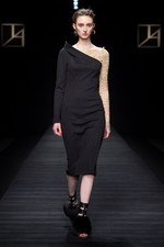 タエ アシダ 2017-18年秋冬コレクション - 輝く星々を多彩な素材に映して｜写真60