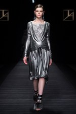 タエ アシダ 2017-18年秋冬コレクション - 輝く星々を多彩な素材に映して｜写真63