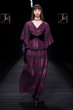 タエ アシダ 2017-18年秋冬コレクション - 輝く星々を多彩な素材に映して｜写真68