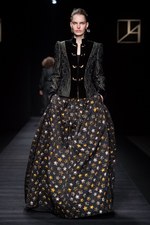 タエ アシダ 2017-18年秋冬コレクション - 輝く星々を多彩な素材に映して｜写真70