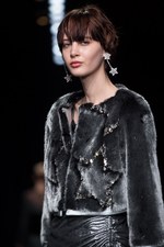 タエ アシダ 2017-18年秋冬コレクション - 輝く星々を多彩な素材に映して｜写真75