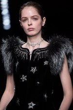 タエ アシダ 2017-18年秋冬コレクション - 輝く星々を多彩な素材に映して｜写真80