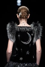 タエ アシダ 2017-18年秋冬コレクション - 輝く星々を多彩な素材に映して｜写真81