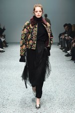 ファイブノット 2017-18年秋冬コレクション - 旅の思い出を豊かなファブリックに溶け込ませて｜写真28