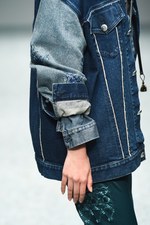 ファイブノット 2017-18年秋冬コレクション - 旅の思い出を豊かなファブリックに溶け込ませて｜写真31