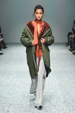 ファイブノット 2017-18年秋冬コレクション - 旅の思い出を豊かなファブリックに溶け込ませて｜写真32