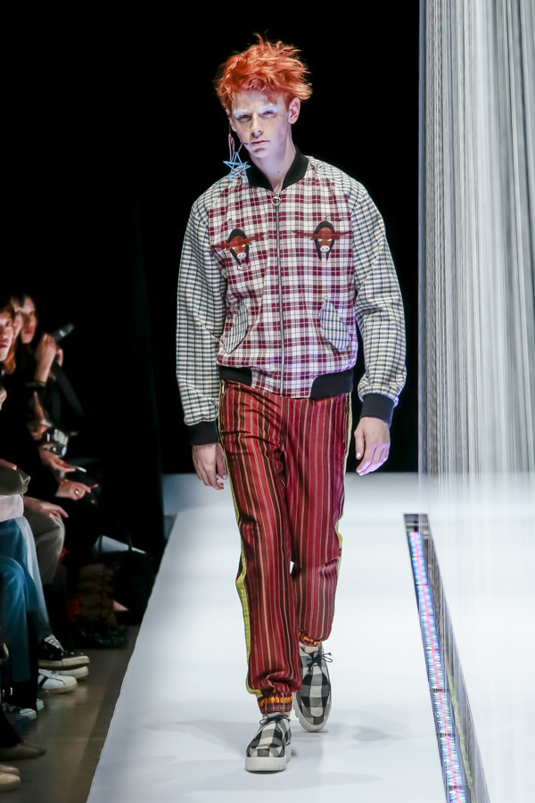 タイ発・ラララブが東京に、2017-18年秋冬コレクションを発表 - 伝統織物をファンキーに昇華｜写真39