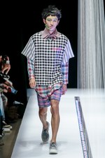 タイ発・ラララブが東京に、2017-18年秋冬コレクションを発表 - 伝統織物をファンキーに昇華｜写真2