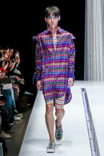 タイ発・ラララブが東京に、2017-18年秋冬コレクションを発表 - 伝統織物をファンキーに昇華｜写真7