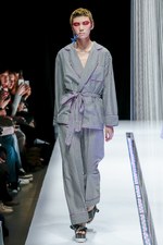 タイ発・ラララブが東京に、2017-18年秋冬コレクションを発表 - 伝統織物をファンキーに昇華｜写真11