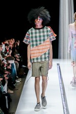 タイ発・ラララブが東京に、2017-18年秋冬コレクションを発表 - 伝統織物をファンキーに昇華｜写真33