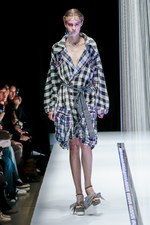 タイ発・ラララブが東京に、2017-18年秋冬コレクションを発表 - 伝統織物をファンキーに昇華｜写真42