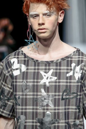 タイ発・ラララブが東京に、2017-18年秋冬コレクションを発表 - 伝統織物をファンキーに昇華|写真27