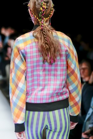 タイ発・ラララブが東京に、2017-18年秋冬コレクションを発表 - 伝統織物をファンキーに昇華|写真38