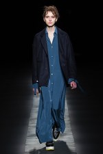 ウジョー 2017-18秋冬コレクション - レイヤードが紡ぐ、暖かく軽やかな美｜写真5