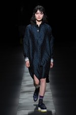 ウジョー 2017-18秋冬コレクション - レイヤードが紡ぐ、暖かく軽やかな美｜写真12