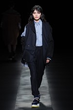 ウジョー 2017-18秋冬コレクション - レイヤードが紡ぐ、暖かく軽やかな美｜写真26