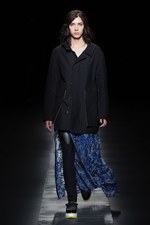 ウジョー 2017-18秋冬コレクション - レイヤードが紡ぐ、暖かく軽やかな美｜写真35