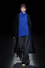 ウジョー 2017-18秋冬コレクション - レイヤードが紡ぐ、暖かく軽やかな美｜写真36