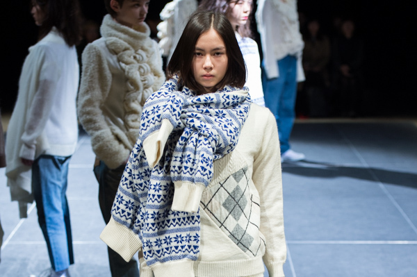 2017-18年秋冬東京コレクション｜モトヒロ タンジ 2017-18年秋冬コレクション - ニットの世界で表現する、水面が捉えた自然